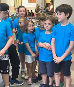 Bimbi in attesa della premiazione